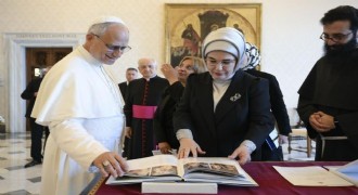 Emine Erdoğan, Papa 14. Leo ile görüştü